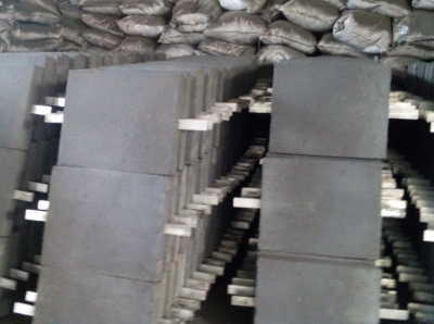 高效接地模块可以水平焊接，也可以垂直焊接。